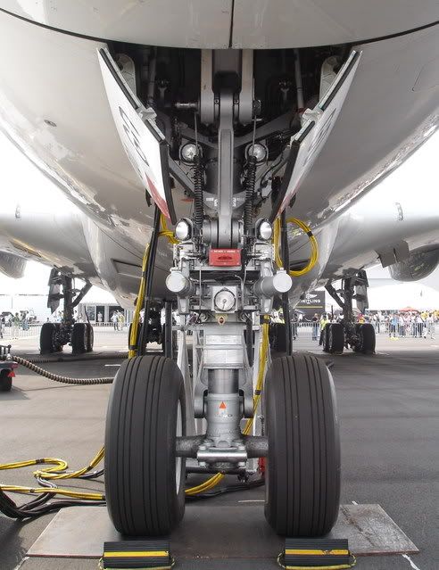 A380nosegear.jpg