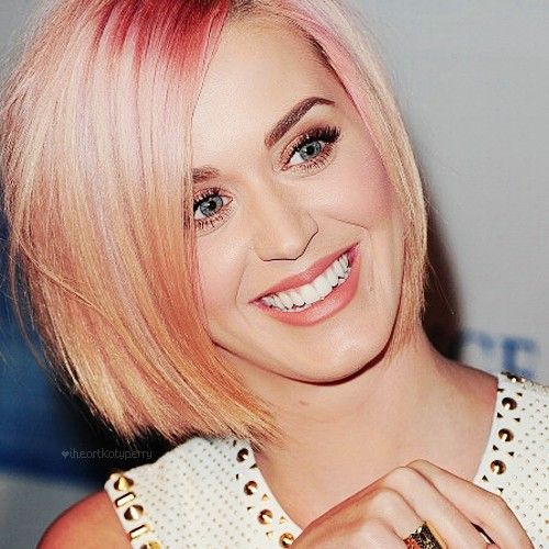 Katy Perry with Blond Bob Haircuit photo