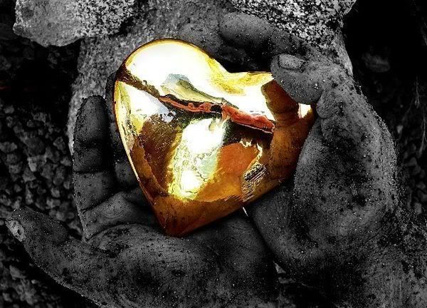 Gold Heart Pictures, Images and Photos