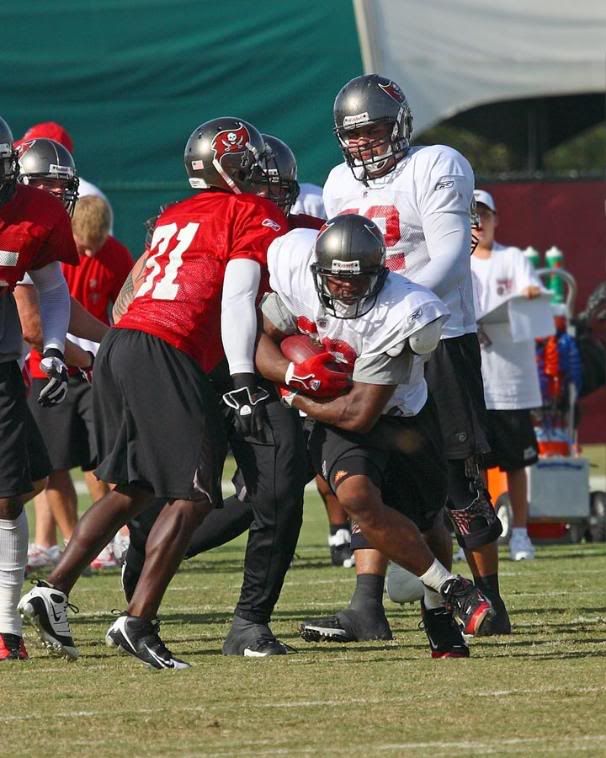 IMAGE: http://i150.photobucket.com/albums/s114/BlueDeuce1/B3.jpg