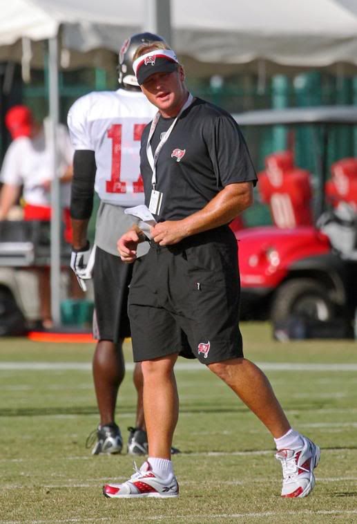 IMAGE: http://i150.photobucket.com/albums/s114/BlueDeuce1/B6.jpg