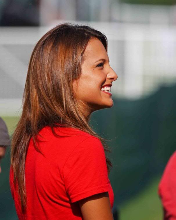 IMAGE: http://i150.photobucket.com/albums/s114/BlueDeuce1/B7.jpg