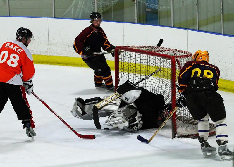 IMAGE: http://i150.photobucket.com/albums/s114/BlueDeuce1/Hockey--48web.jpg