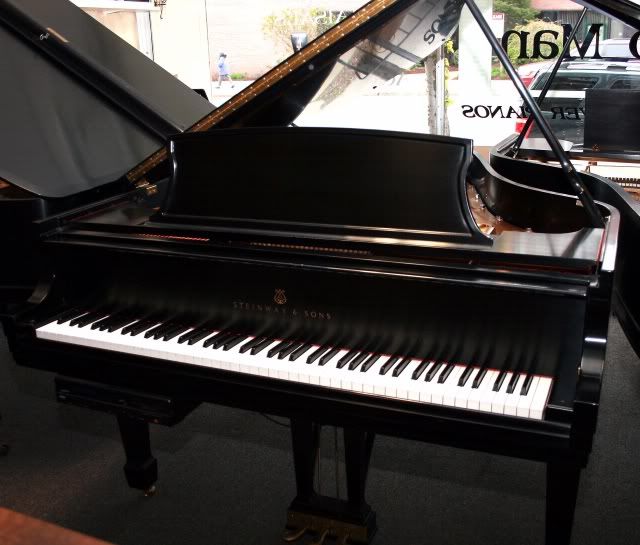 en_Steinway-Sons-Model-L-1991-1.jpg