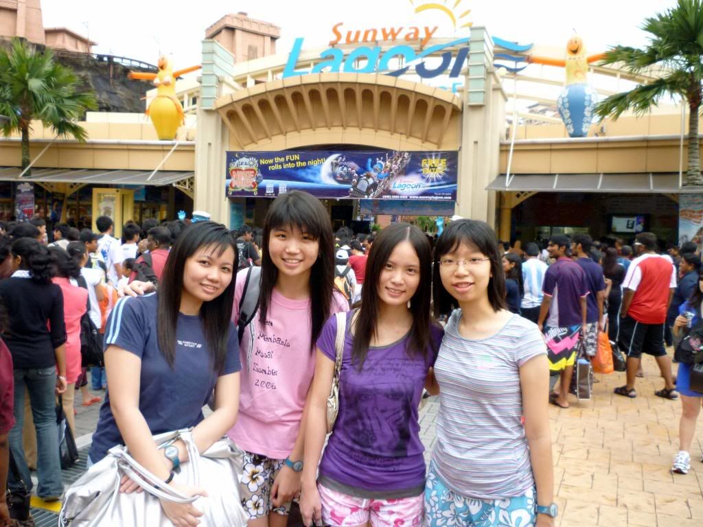 P1010235.jpg Sunway Lagoon picture by smileaqua90
