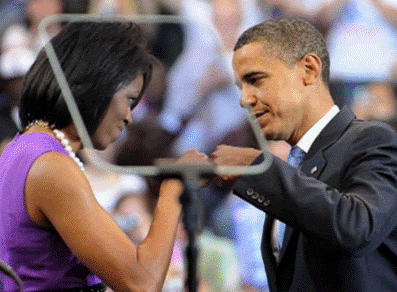 Barack &amp; Michelle Obama Fist Pump