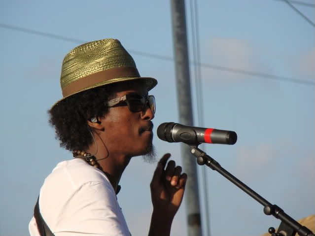 (I love his cool bee tattoo) K'naan. G. Love and Special Sauce