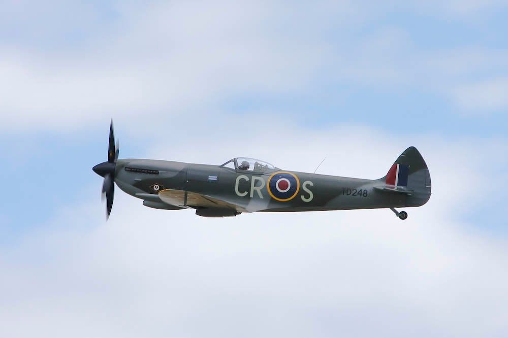 IMAGE: http://i150.photobucket.com/albums/s90/tccustom/Spitfire.jpg