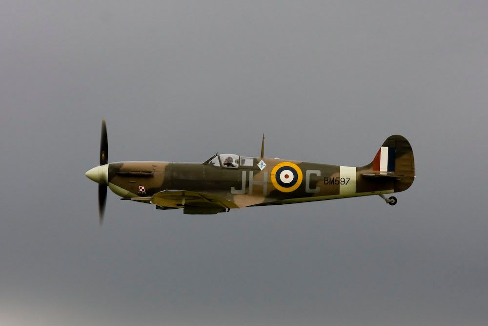 IMAGE: http://i150.photobucket.com/albums/s90/tccustom/SpitfirePP-1.jpg