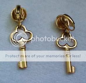 GOLD COLOR DANGLE KEYS CLIP EARRINGS UNIQUE RARE MINT  